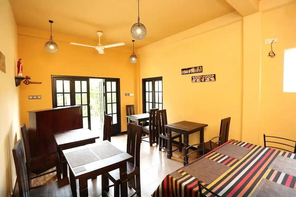 Edwin'S Airport Garden Bed & Breakfast Negombo Sri Lanka
