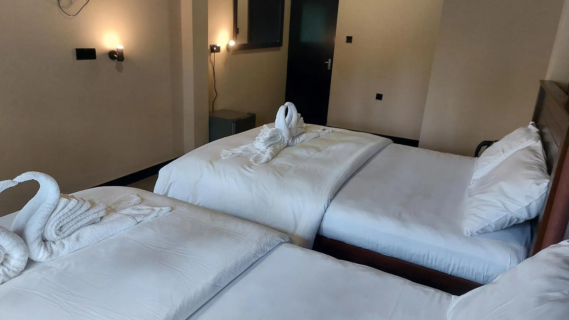 Edwin'S Airport Garden Bed & Breakfast Negombo
