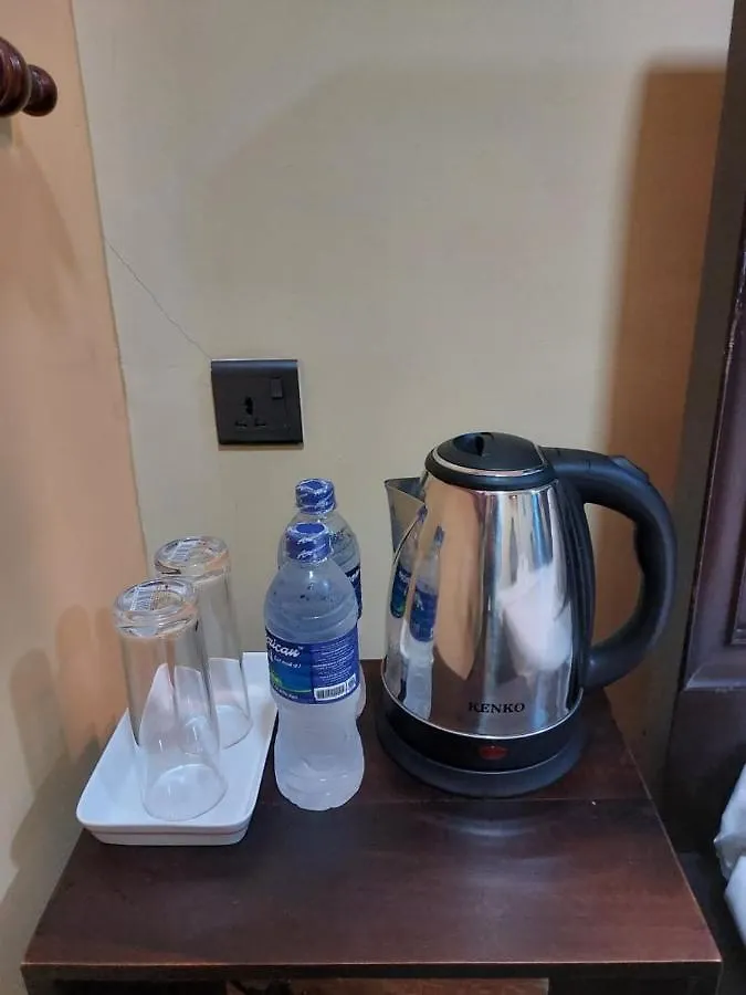 Edwin'S Airport Garden Bed & Breakfast Negombo