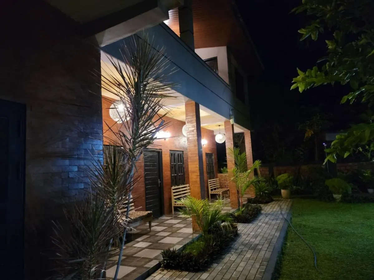 Edwin'S Airport Garden Bed & Breakfast Negombo