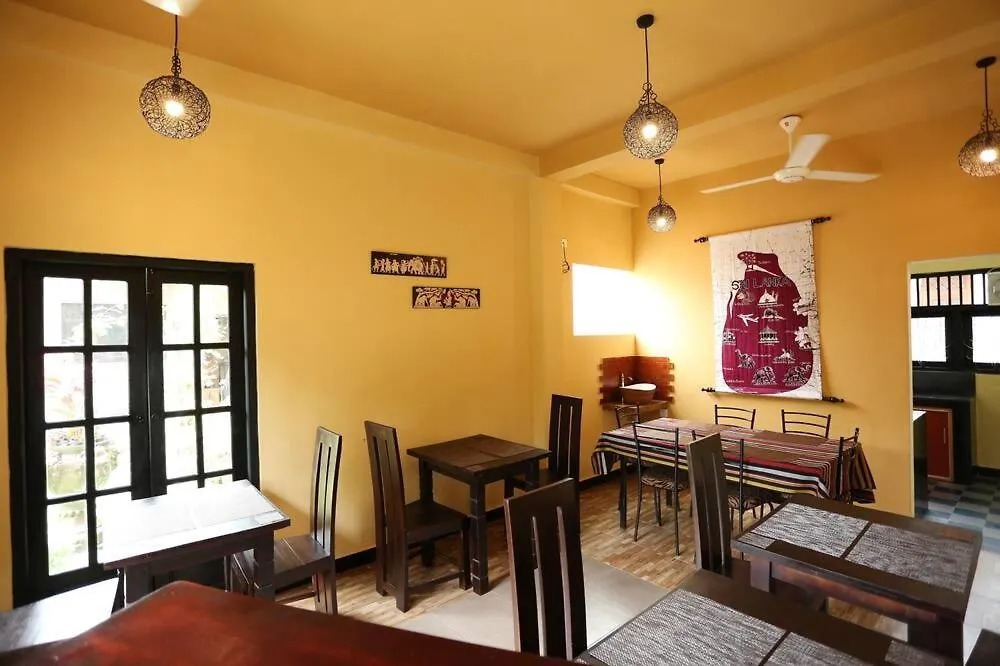 Edwin'S Airport Garden Bed & Breakfast Negombo