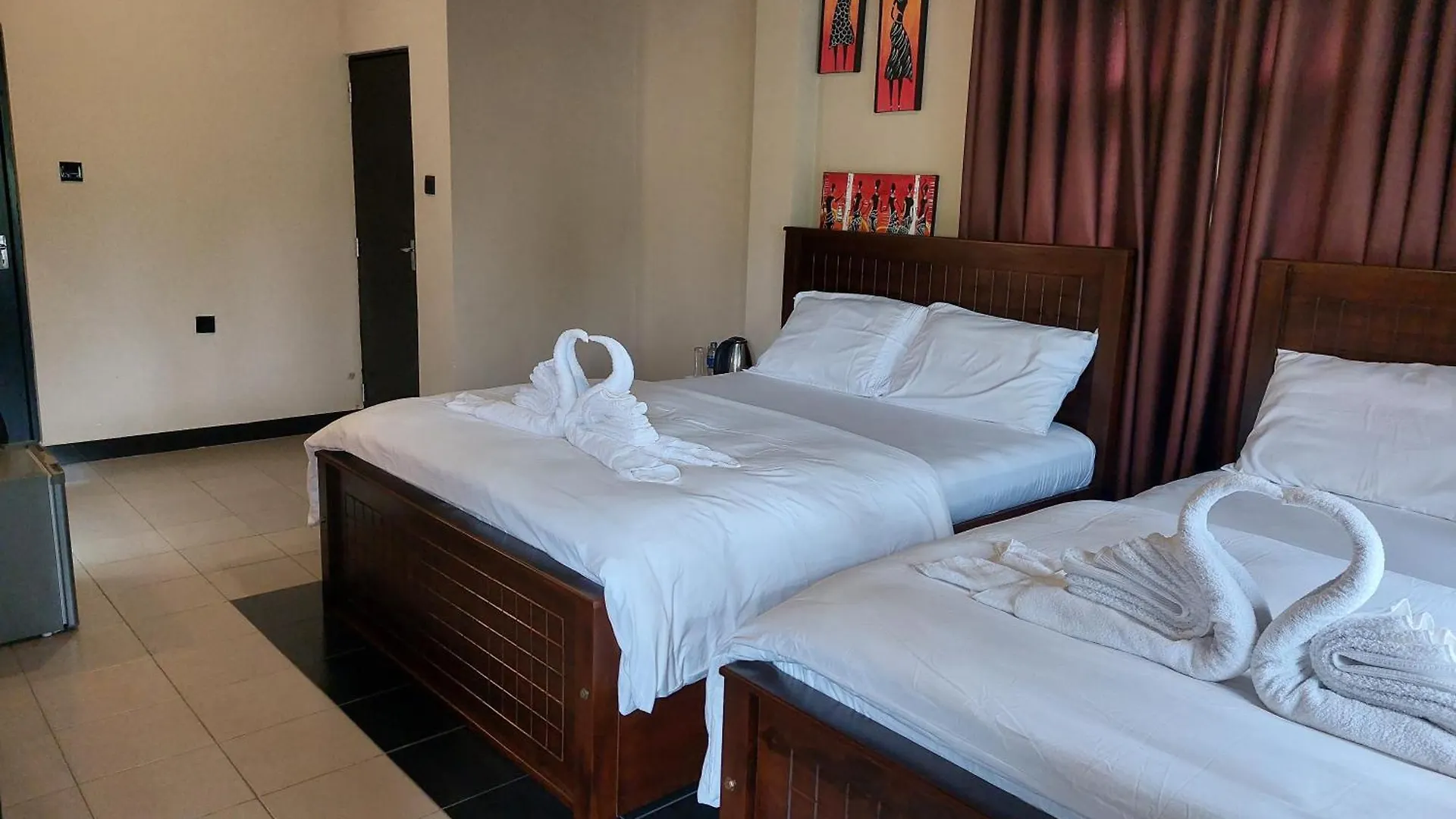 Edwin'S Airport Garden Bed & Breakfast Negombo