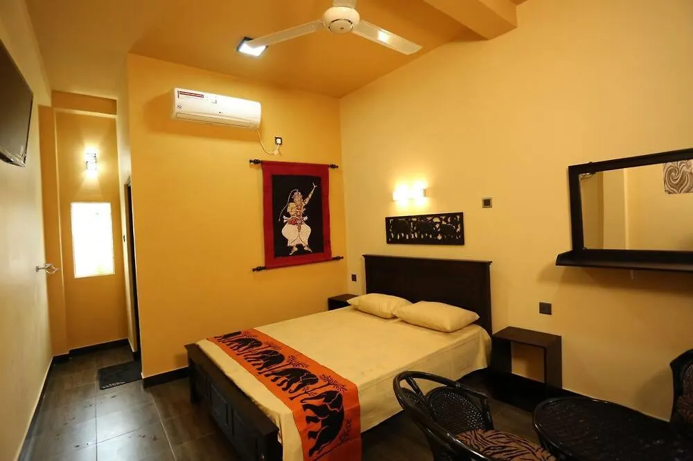 Edwin'S Airport Garden Bed & Breakfast Negombo